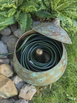 Acorn Hose Pot -Gardening Supplies 3 4 crop 8613361 01V