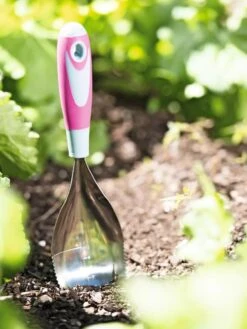 Dirty Little Digger™ -Gardening Supplies 8594982 9961 tif