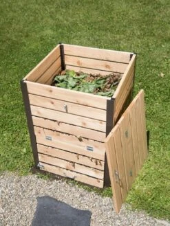 Cedar Compost Bin -Gardening Supplies 8597527 1335 tif