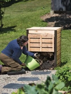 Cedar Compost Bin -Gardening Supplies 8597527 3145 tif