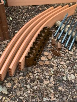 Curved Composite Landscape Edging Kit With 1" Boards -Gardening Supplies 8599404 05V tif