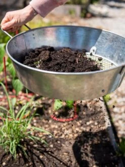 Gardener's Compost Soil Sifter -Gardening Supplies 8611018 160 tif